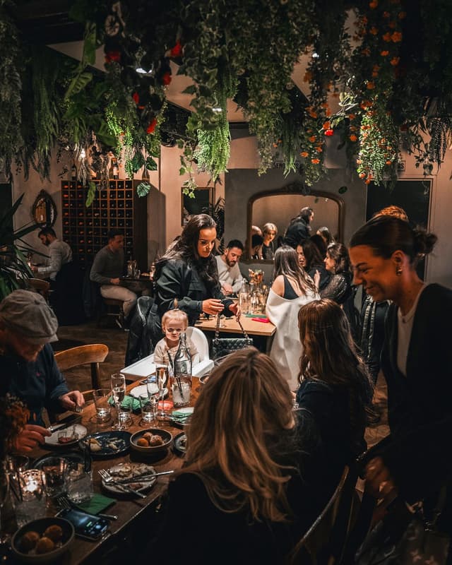 2Taps Winebar | Home